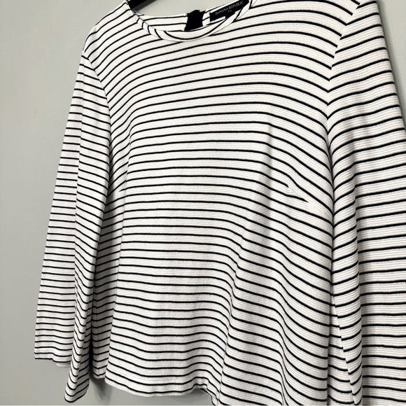 Banana Republic 100% cotton Flowy Blouse White and Navy Stripes Bow Size Large - Picture 2 of 9